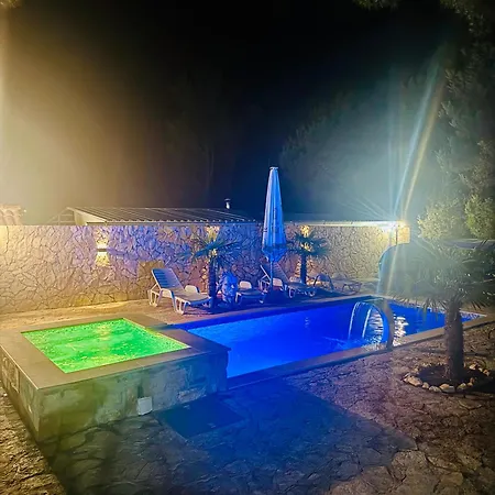 Villa Paradisio Ruheoase - Pool - Klima - Kueche - Parken Milna (Brac)