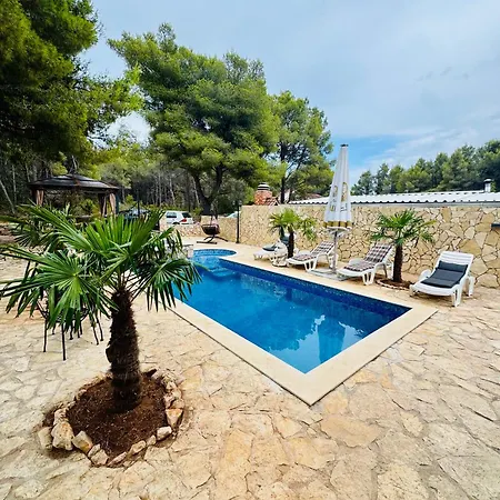 Villa Paradisio Ruheoase - Pool - Klima - Kueche - Parken