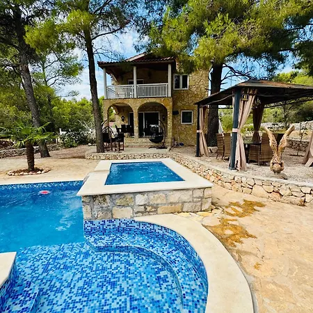 Villa Paradisio Ruheoase - Pool - Klima - Kueche - Parken Milna (Brac)