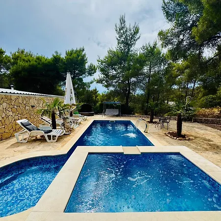 Villa Paradisio Ruheoase - Pool - Klima - Kueche - Parken