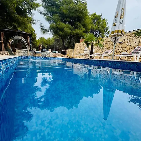 Paradisio Ruheoase - Pool - Klima - Kueche - Parken * Milna (Brac)